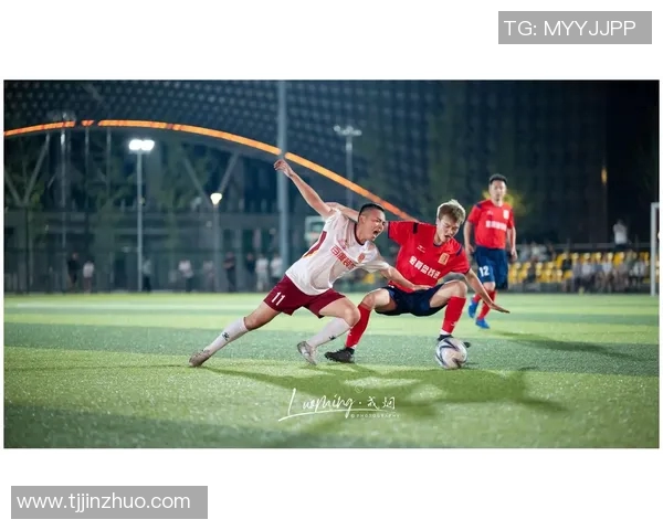 足球明星们在家中观看比赛的精彩瞬间与感人故事分享 足球明星们在家中观看比赛的精彩瞬间与感人故事分享